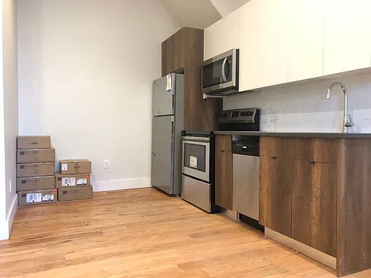 Rented by Premier Metro Realty Corp | media 29