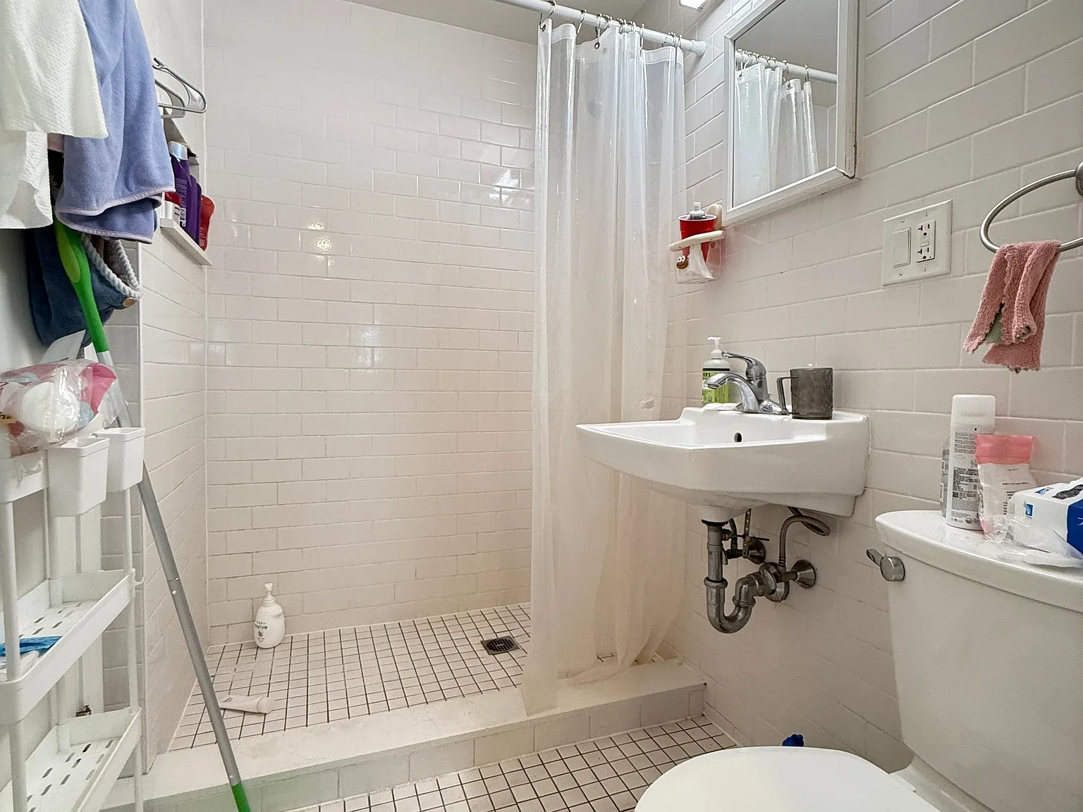 Studio, 450 sqft, $1,950 — Photo 3