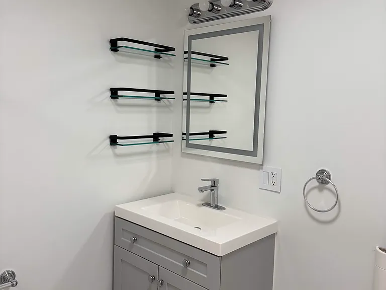 95 Troup St #5 — Photo 33