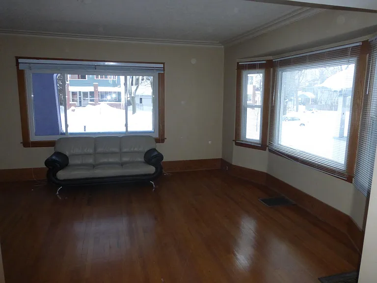 1011 Worden St SE — Photo 2