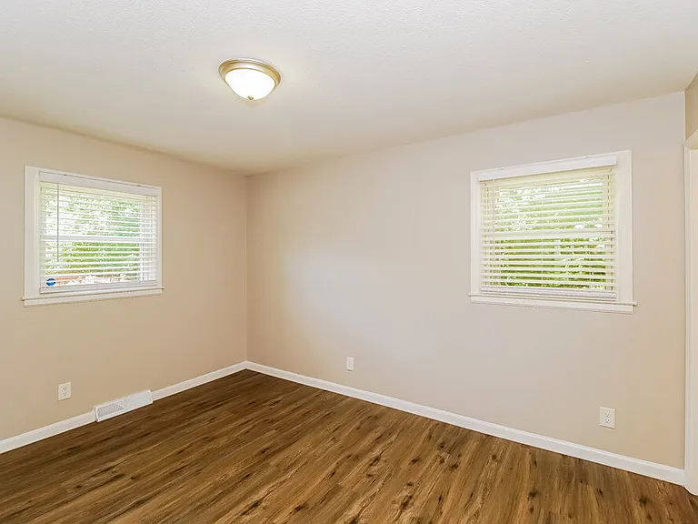 6725 Barrington Dr — Photo 8