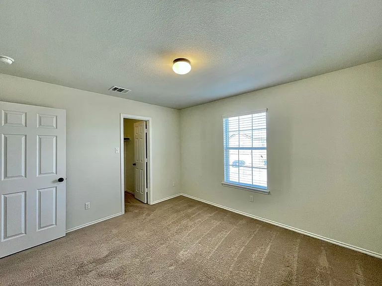 304 W Orion Dr — Photo 32