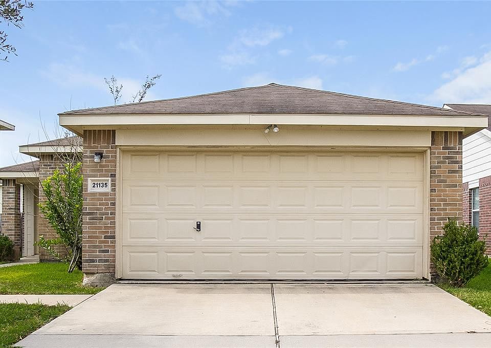 1st image of 21135 Scenic Bluff Ln