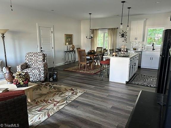 2nd image of 344 W Lee Ave