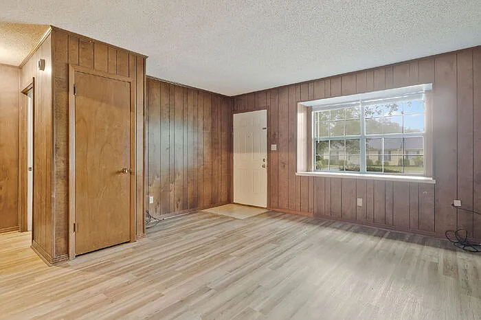2 bed, 1.0 bath, 790 sqft, $1,000 — Photo 2