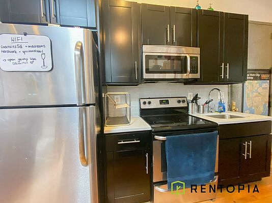 3rd image of 527 Marcy Ave #3