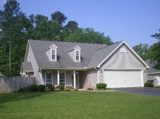 1121 N Lake Dr, Greenwood, SC 29649