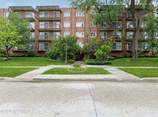 8100 W Foster Ln APT 409, Niles, IL 60714