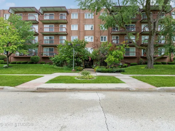 8100 W Foster Ln APT 409, Niles, IL 60714