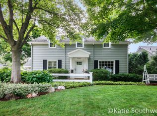 1150 Kenesaw Dr SE, East Grand Rapids, MI 49506