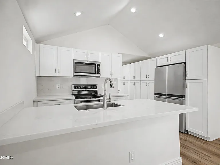 521 W Mariposa St #1 — Photo 11