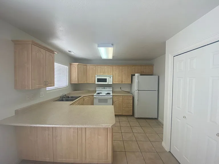 1301 Indian Hills Woodbridge #48 — Photo 4