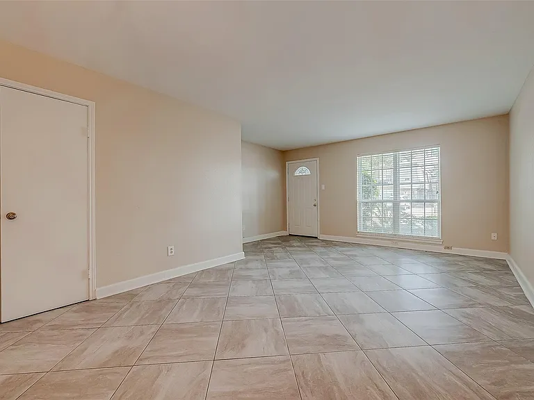 6410 Del Monte Dr #5 — Photo 7