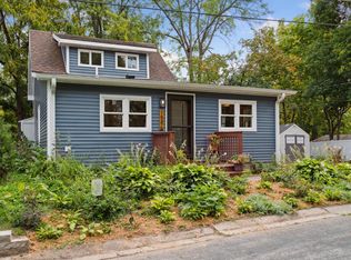 1586 Canary Ln, Mound, MN 55364