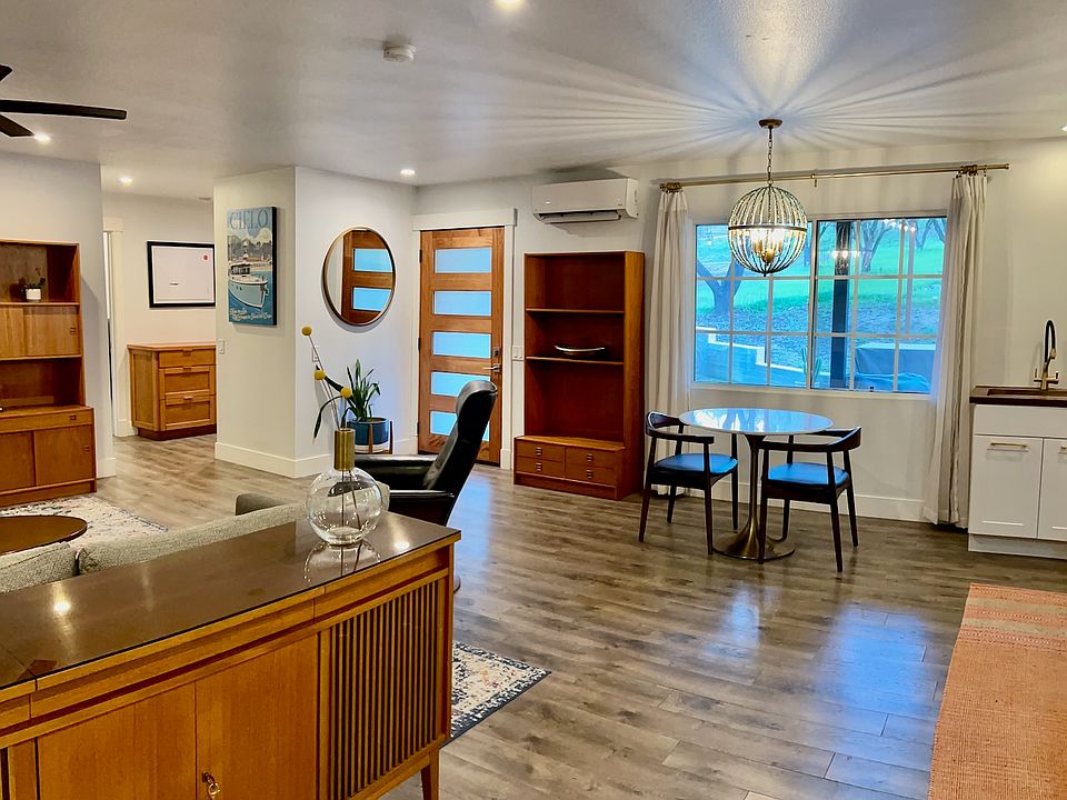 Large living/dining area