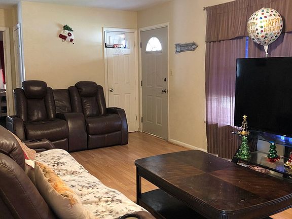 4th image of 2616 Avenue A