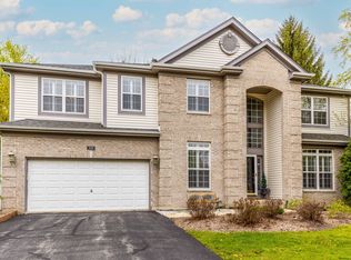 7449 Brentwood Ln, Gurnee, IL 60031