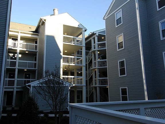 3rd image of 10248 Appalachian Cir APT E8