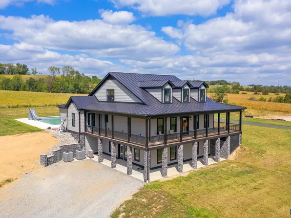 728 Long Meadow Rd, Fishersville, VA 22939