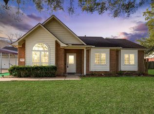 1945 Dorothy Ln, Sealy, TX 77474