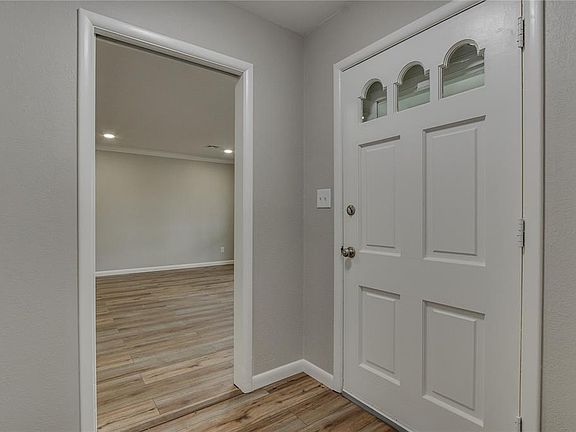 3rd image of 2620 Berkshire Way
