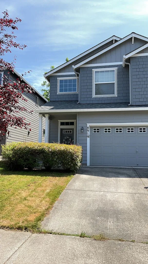 Beautiful 2 Story Home in Fairfield Park for lease - 8919 NE 41st Ave — Photo 1