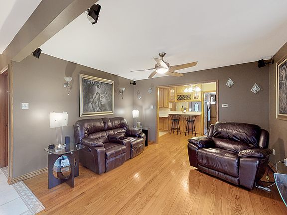 4th image of 3903 Garden Ave