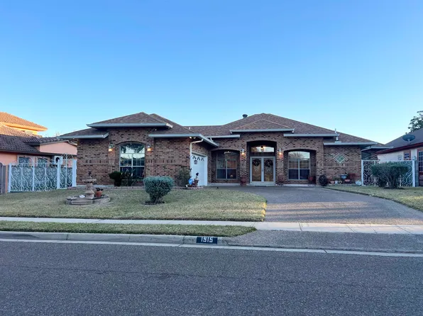 1915 Silverwood Dr, Laredo, TX 78045