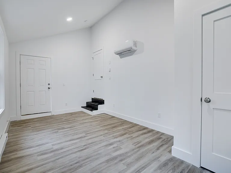127 Evergreen Ln #3 — Photo 10