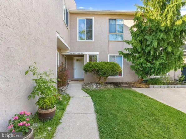 43 Buttonwood Rd, Voorhees, NJ 08043