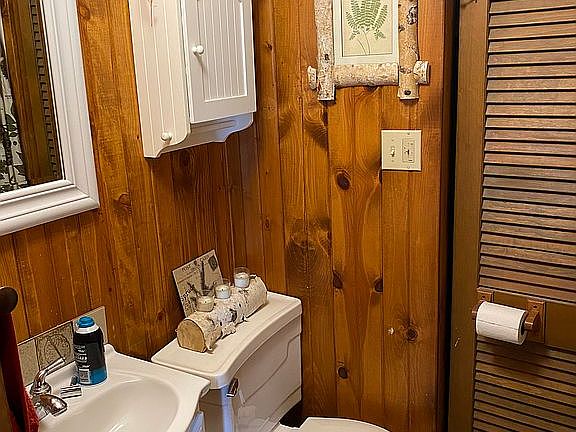 Lower level bath