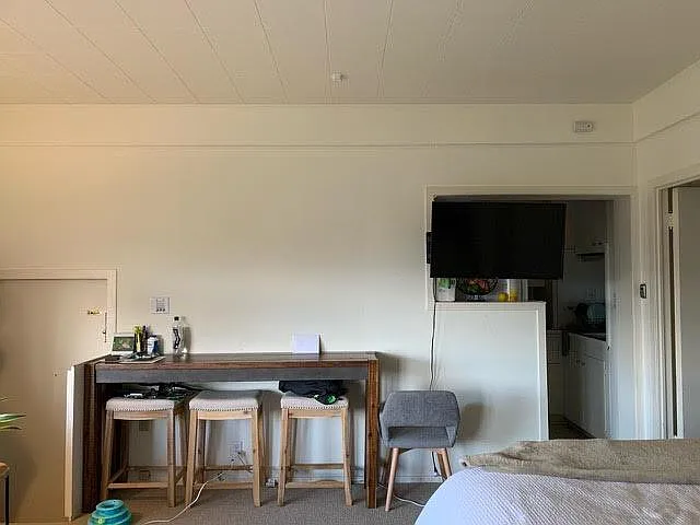 2523 Leavenworth St — Photo 11
