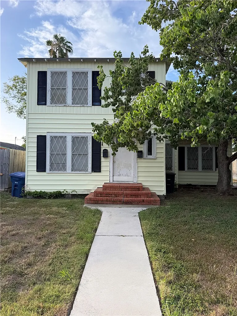 2 bed, 1.0 bath, 942 sqft, $1,250 — Photo 1