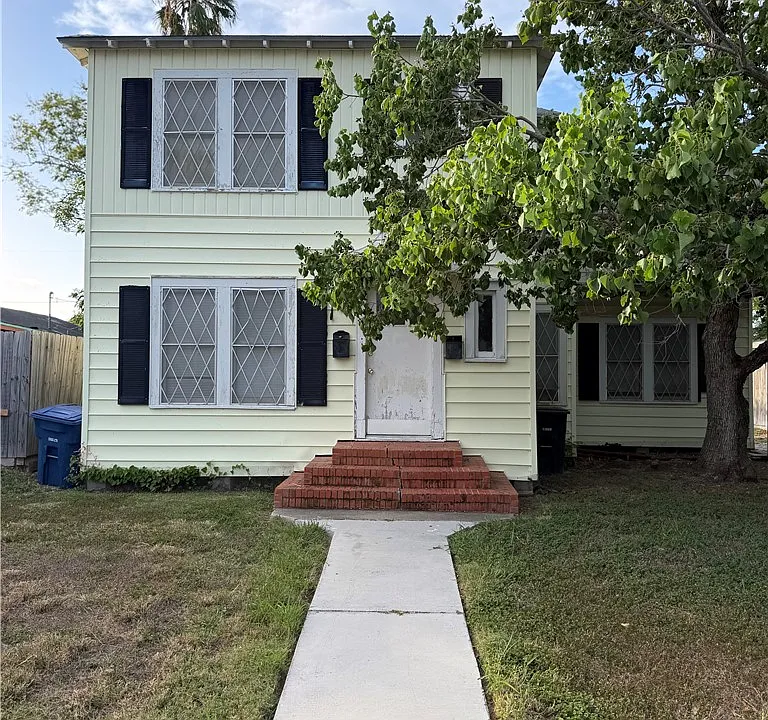 330 Rosebud Ave