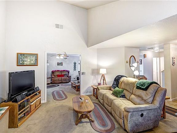 3rd image of 1415 Crystal Springs Dr