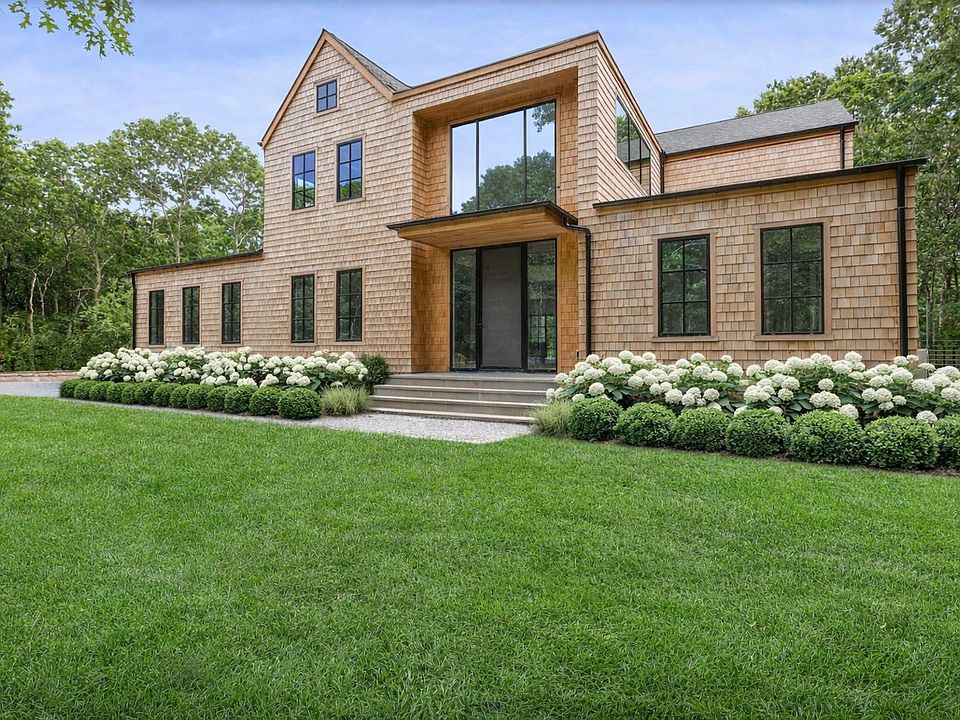 1st image of 6 Trails End Rd