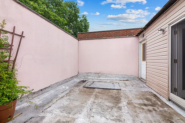 Rented by Compass | media 14