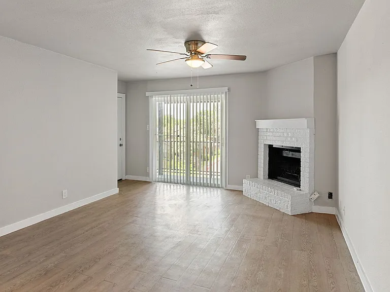 6812 S Congress Ave — Photo 8