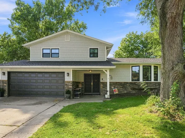 3734 Lorton Ave, Davenport, IA 52807