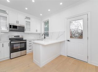 285 Charlton Ave W, Hamilton, ON L8P2E4