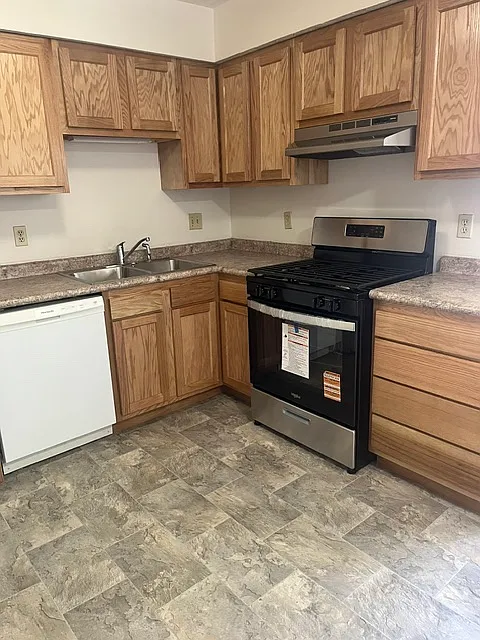 2 bed, 1.5 bath, 1350 sqft, $1,350 — Photo 4