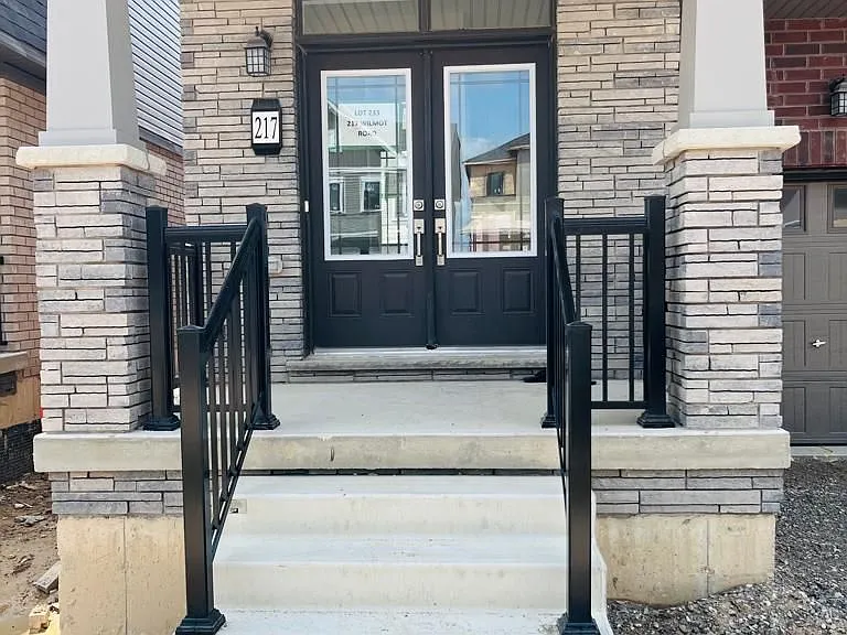 217 Wilmot Rd E — Photo 2