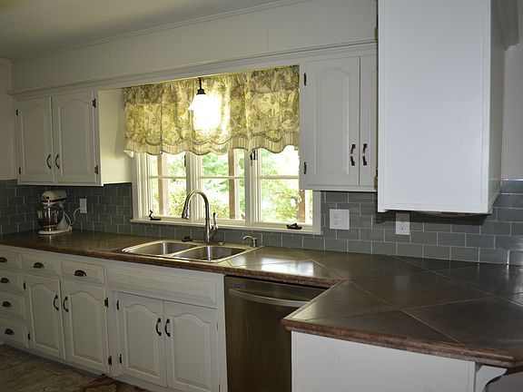 New glass backsplash