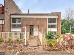 11350 Links Dr, Reston, VA 20190