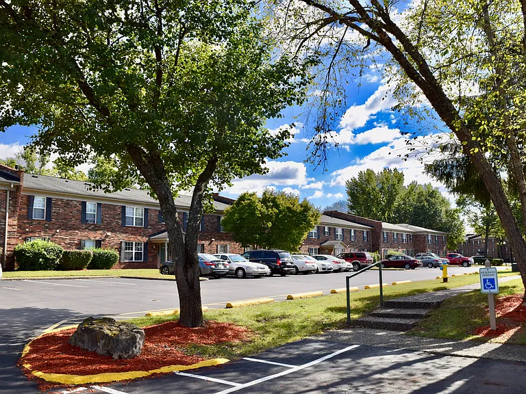 Countrybrook Apartments — Photo 76
