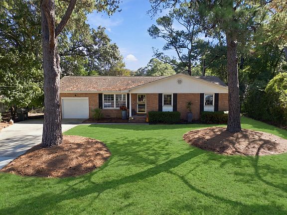 4th image of 1060 Woodside Dr