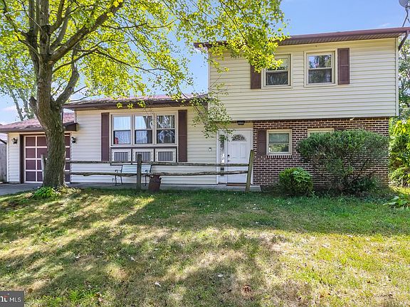 4th image of 31 Sanford Dr