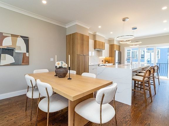 5th image of 15 Tanglewood Rd #B