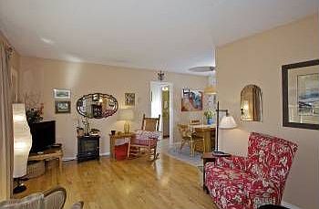 1st image of 226 B Ave