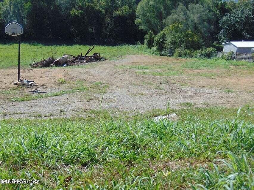 2nd image of 1835 Old Highway 63